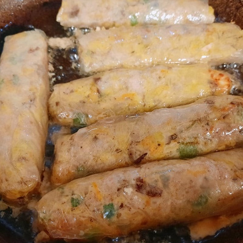 2 Cách làm chả giò nhân thịt gà với nấm và khoai tây vàng giòn rôm rốp - Hình 16