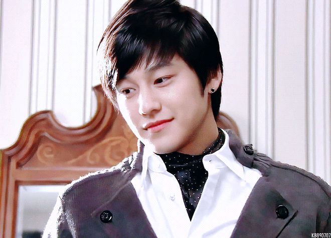 4 sao Hàn đóng vai phụ nổi rần rần nhưng đóng chính lại flop thảm: Chàng gốm Kim Bum chưa xui bằng mỹ nữ số 1 - Hình 8