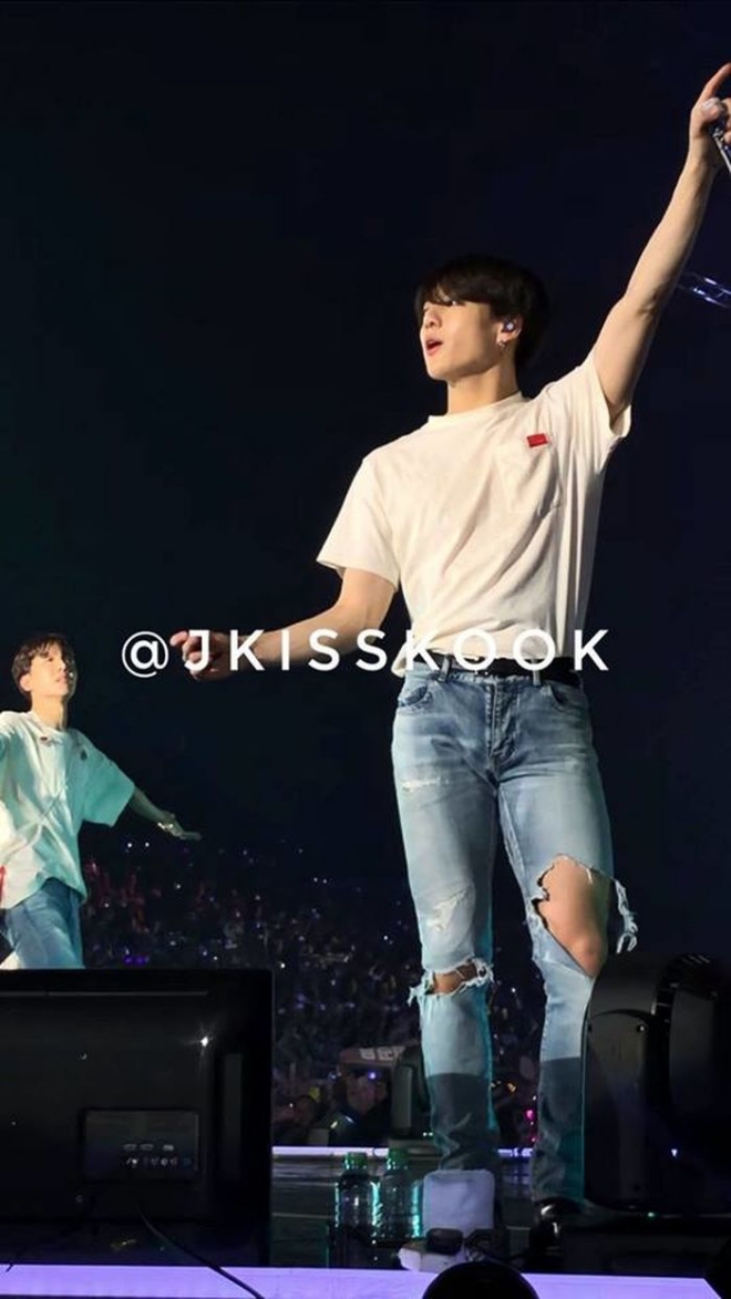 Ảnh chụp cậu út Jungkook BTS bằng điện thoại đốn tim ARMY - Hình 3