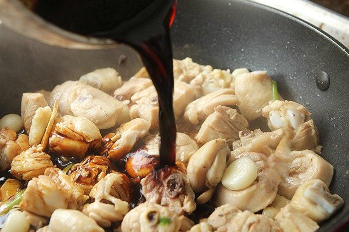 Gà om nước tương, húng quế đậm đà trôi cơm, vợ nấu nồi đầy cũng hết - Hình 7