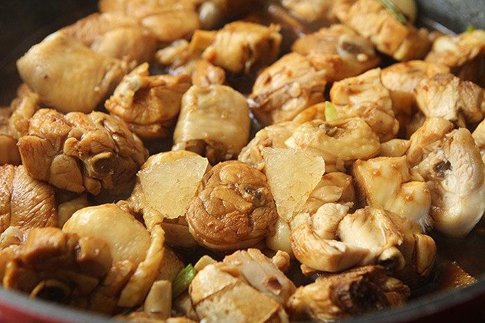 Gà om nước tương, húng quế đậm đà trôi cơm, vợ nấu nồi đầy cũng hết - Hình 8