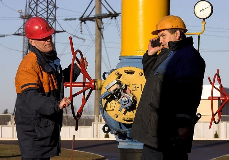 Giá khí đốt tại châu Âu tiếp đà bật tăng mạnh, tiến về mức 2.000 USD - Hình 1