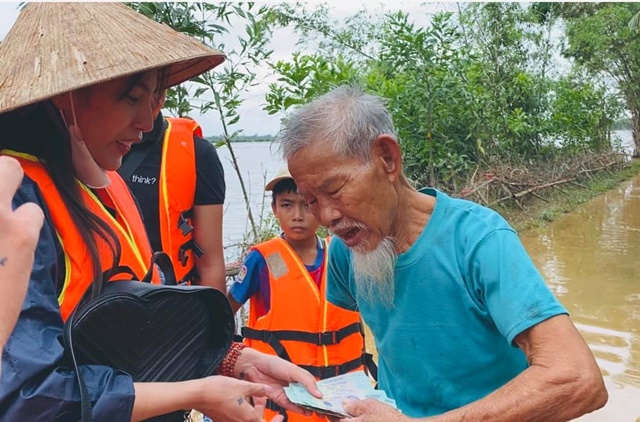 Giữa lúc vụ từ thiện của Thủy Tiên, Hoài Linh im ắng, đồng nghiệp có phát ngôn liên quan gây chú ý - Hình 1