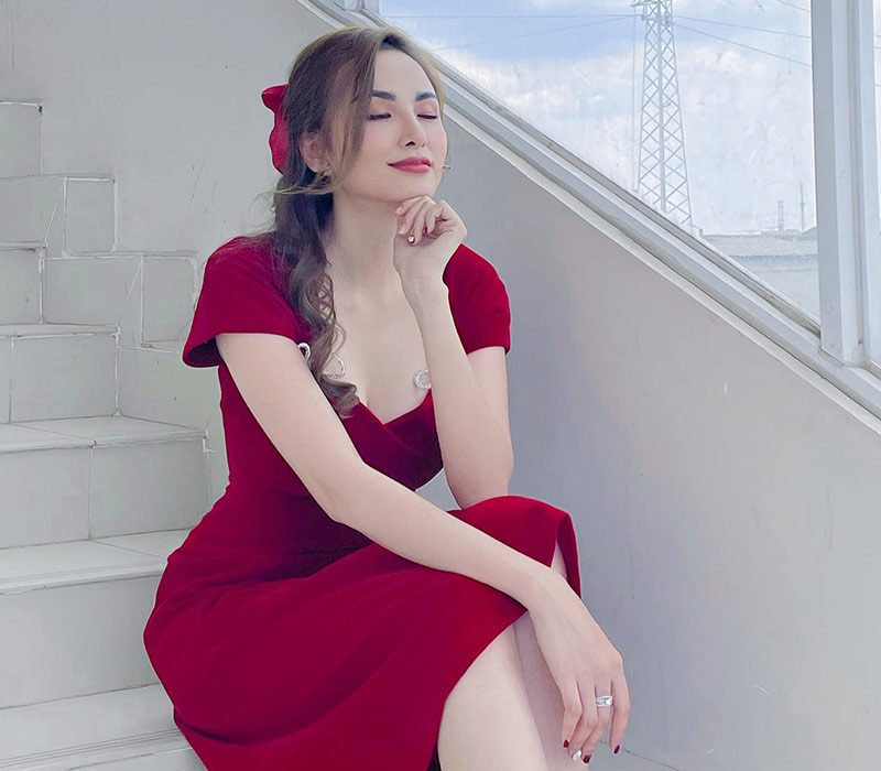 Hoa hậu mặc bikini chỉ nhỏ bằng một sợi dây bạo nhất Vbiz - Hình 4