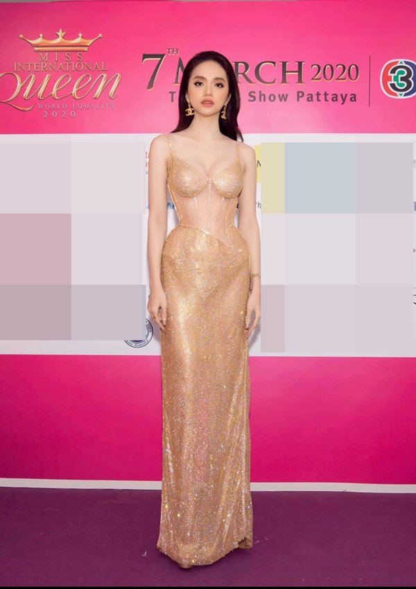 Kim Duyên cắt váy của Hương Giang để đem đến Miss Universe 2021 - Hình 6