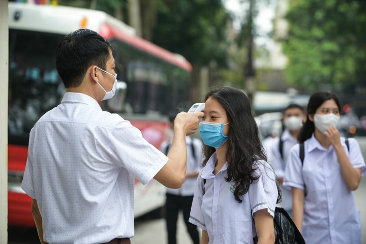 Quận Đống Đa, Hà Nội chuyển màu cam, học sinh có tiếp tục đi học? - Hình 1