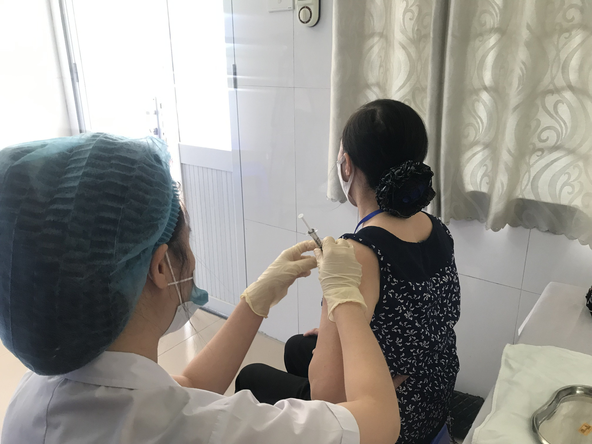 Sáng 12/12: Gần 1.200 ca COVID-19 nặng đang thở máy, ECMO; 6 chiến lược y tế trong giai đoạn mới của TP.HCM - Hình 2