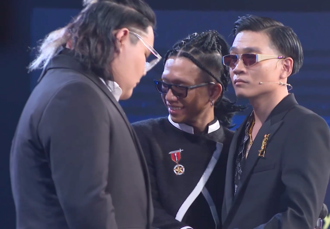 Team Wowy không một nón vàng dù được khen hết lời ở vòng 2 Rap Việt, tin đồn chèn ép liệu có thật? - Hình 2