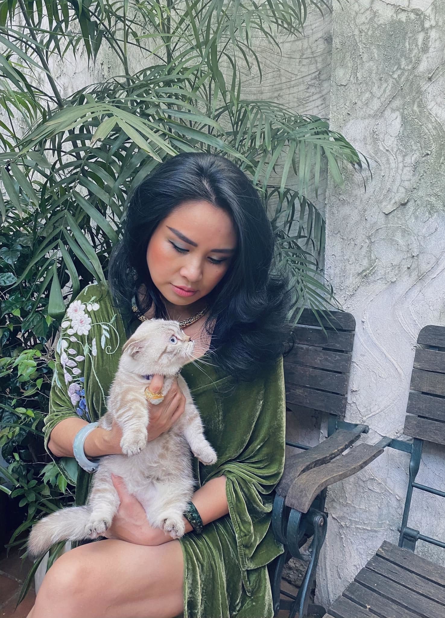Thanh Lam tuổi 52 thời trang không còn dị biệt, cưa sừng - Hình 12