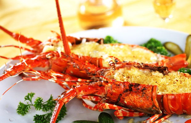 Thưởng thức món tôm hùm nướng phô mai tại nhà - Hình 1