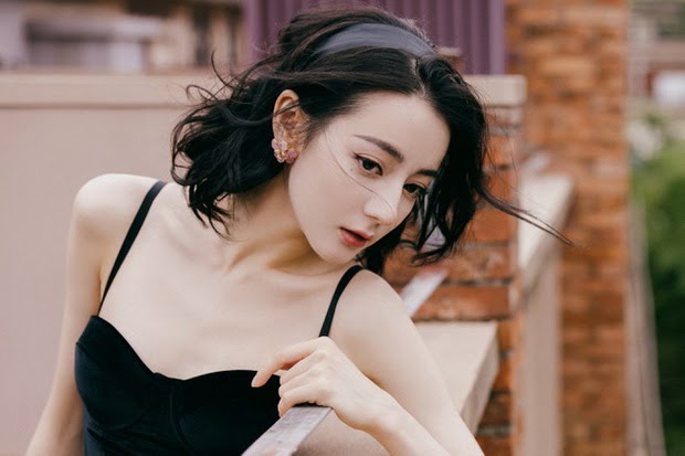Địch Lệ Nhiệt Ba bị đàn chị giật vai trắng trợn, cùng chồng lập kế hãm hại cực rợn người? - Hình 2