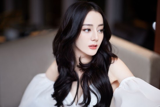 Địch Lệ Nhiệt Ba bị đàn chị giật vai trắng trợn, cùng chồng lập kế hãm hại cực rợn người? - Hình 1