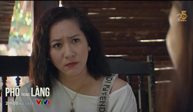 Diễn viên Thu Huyền trải lòng về vai diễn tú bà trong phim Phố trong làng - Hình 3