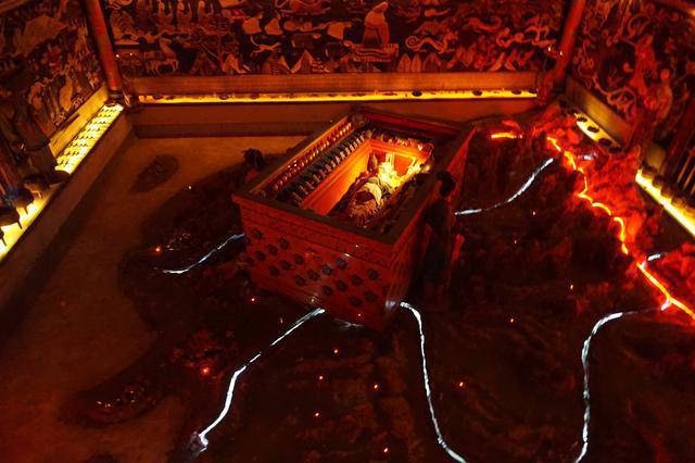 Mộ Tần Thủy Hoàng có rừng lựu trĩu quả nhưng không ai dám ăn cùng sự thật cực sốc phía sau - Hình 4