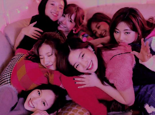 Khi Kpop Gen 3 qua đi và BLACKPINK, TWICE, Red Velvet không còn ở lại: aespa, IVE hay đàn em Gen 4 nào có tiềm năng thay thế? - Hình 1