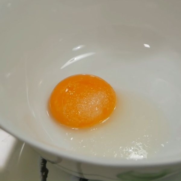 Cách làm sốt bơ trứng đơn giản tại nhà, chỉ mất 10 phút thực hiện đã có ngay món sốt tuyệt ngon - Hình 2
