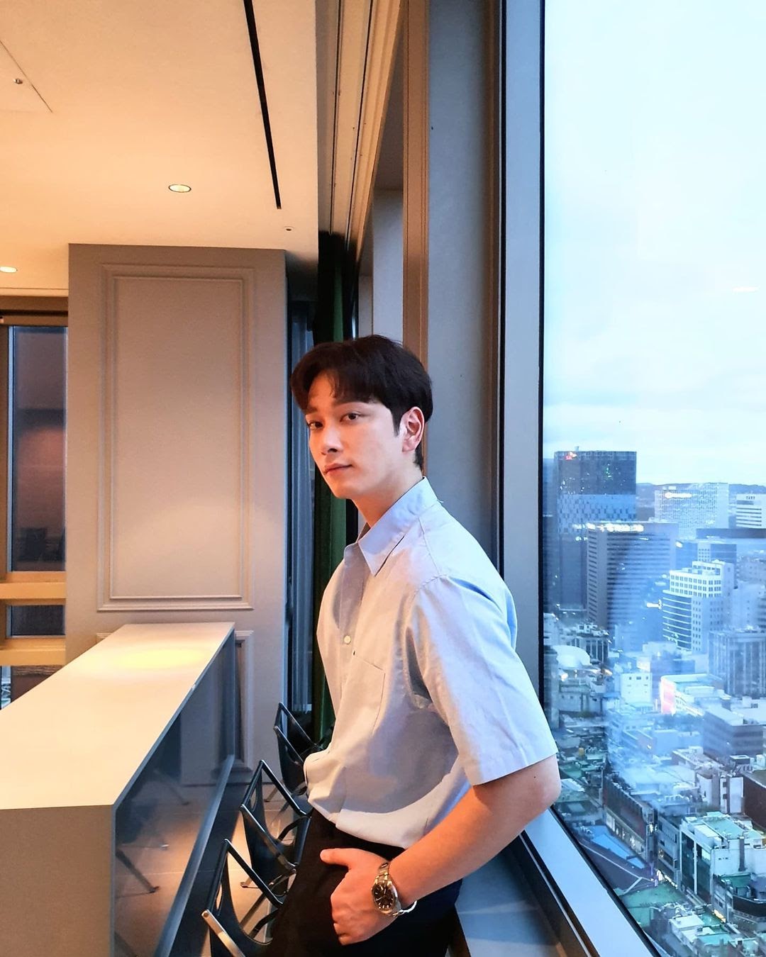 Chansung (2PM) thông báo kết hôn đột ngột, bạn gái còn đang mang thai - Hình 1