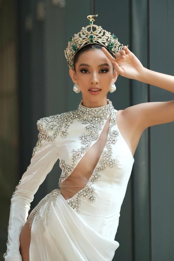 Hoa hậu Thùy Tiên lộ sức khỏe đáng lo ở Thái, nói gì về lời cầu hôn của TikToker Tây cột điện? - Hình 3