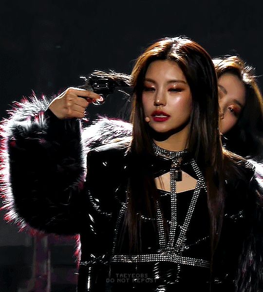 Lý do ITZY ngày càng flop: Không có bản sắc riêng, liên tục sao chép thành phiên bản lỗi của BLACKPINK? - Hình 2