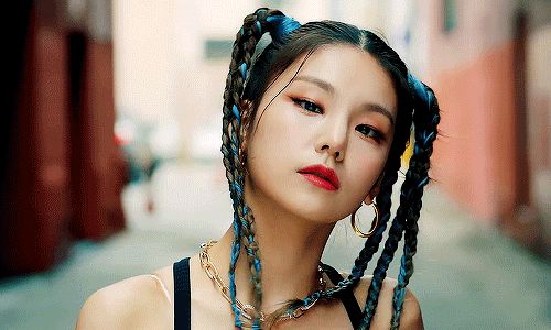 ITZY bị aespa vượt mặt, ngày càng flop thảm: Netizen lạnh lùng phán lỗi là do thành viên này? - Hình 11