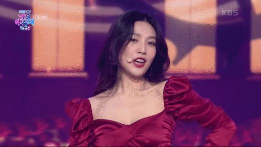 Nữ thần váy đỏ Joy (Red Velvet) comeback cực gắt tại KBS Gayo Daechukje: Sang và sexy nghẹt thở thế này fan chịu sao nổi! - Hình 7