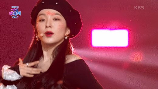 Nữ thần váy đỏ Joy (Red Velvet) comeback cực gắt tại KBS Gayo Daechukje: Sang và sexy nghẹt thở thế này fan chịu sao nổi! - Hình 2