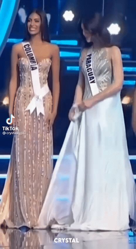 Á hậu Miss Universe 2021 bị đối thủ giẫm váy: Là vô tình hay bị chơi xấu? - Hình 1