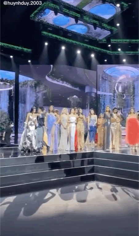 Cập nhật Bán kết Miss Grand 2021: Thuỳ Tiên tinh nghịch trên sàn catwalk, body sexy chặt đẹp dàn đối thủ mạnh! - Hình 24