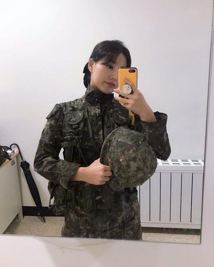 Rời quân ngũ, nữ trung sĩ trở thành gymer với vóc dáng nóng bỏng - Hình 3