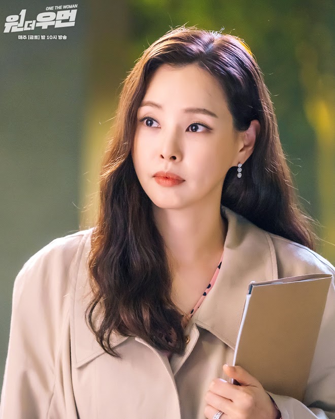Honey Lee - Hoa hậu gợi cảm nhất Hàn Quốc nối gót bạn trai cũ Yoon Kye Sang kết hôn ở tuổi 39 - Hình 1