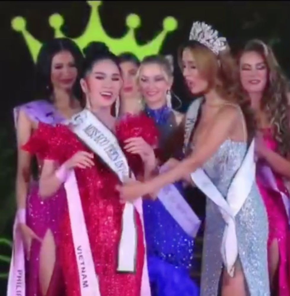 Khoảnh khắc đăng quang ngộp thở của Bella Vũ Huyền Diệu tại Miss Eco Teen International 2021 - Hình 7