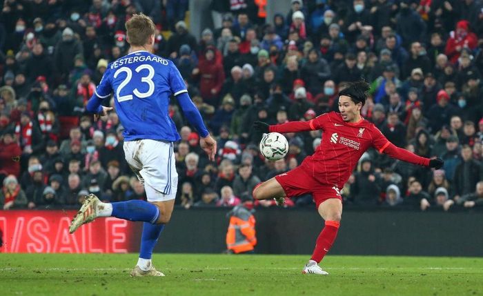Minamino cứu Liverpool ở phút 90 5 - Hình 1