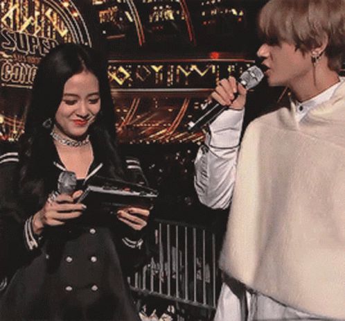 V (BTS) bị nghi cà khịa Jennie nhưng lại có hành động cực ngọt với Jisoo: Fan BLACKPINK đứng về phe nào? - Hình 4