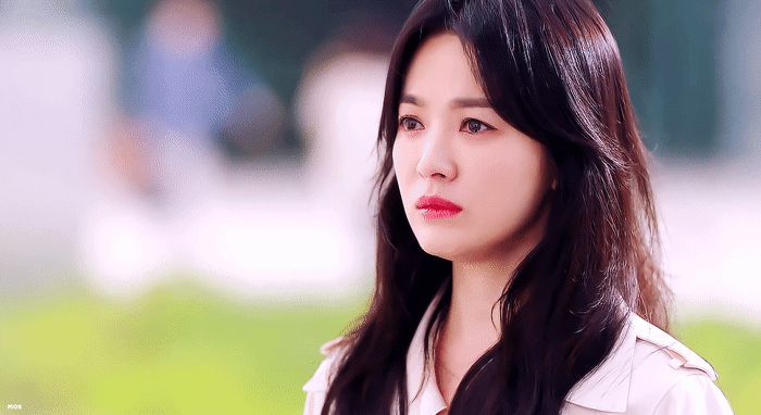 Xôn xao khoảnh khắc bóc trần nhan sắc Song Hye Kyo qua màn hình máy theo dõi của đạo diễn: Ai dám bảo chị dừ chát, lộ nếp nhăn? - Hình 4