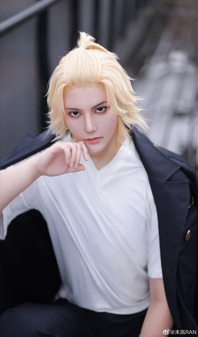 Bộ ảnh cosplay Mikey trong Tokyo Revengers khiến fan mê mẩn vì vẻ đẹp phi giới tính của anh chàng - Hình 2