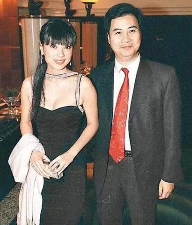 Phó Minh Hiến Quách Phù đẹp nhất màn ảnh: Chồng ngồi tù, trai trẻ bỏ rơi, tuổi già nhan sắc tàn tạ - Hình 5