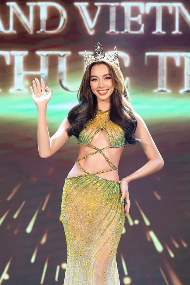 Hé lộ thiết kế dạ hội xuyên thấu cắt xẻ sexy được đồn đoán dành cho Thùy  Tiên tại Miss Grand International 2021