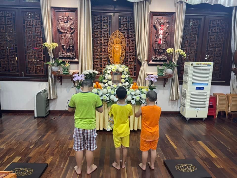 Lễ cầu siêu đẫm nước mắt của bé 8 tuổi bị dì ghẻ bạo hành, không khí tang thương bao trùm - Hình 5