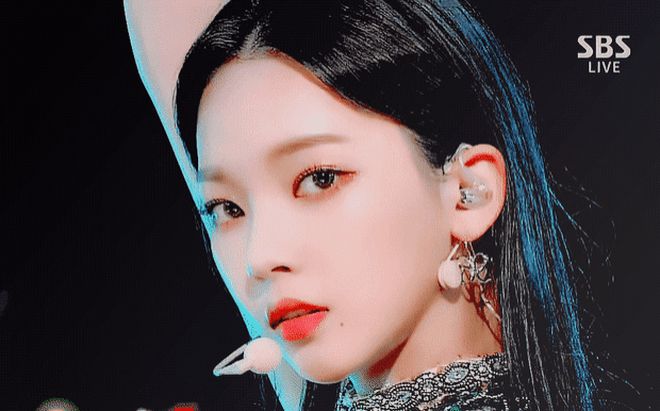 Nghe nói dạo này chị em mê 5 mỹ nhân này: Jennie - Han So Hee thành icon nhan sắc mới, đôi nữ dancer và YouTuber đổi đời vì... đẹp quá trời - Hình 23