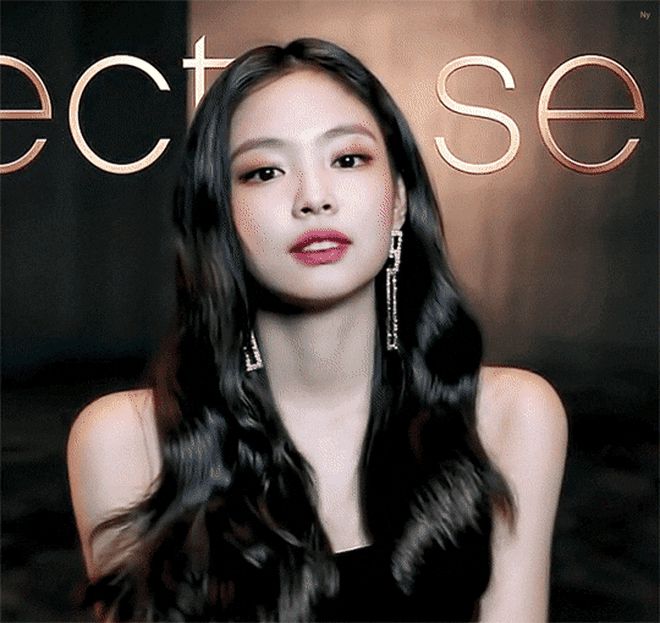 Nghe nói dạo này chị em mê 5 mỹ nhân này: Jennie - Han So Hee thành icon nhan sắc mới, đôi nữ dancer và YouTuber đổi đời vì... đẹp quá trời - Hình 4