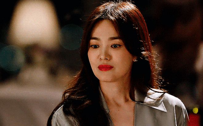 Hội người đẹp diễn dở của phim Hàn 2021: Song Hye Kyo bị chê hết thời, Han So Hee có đóng cảnh nóng cũng mãi đơ - Hình 3