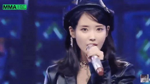 IU khoe visual đẹp bền vững tại MMA 2021, ôm 1 đống cúp về nhà và gây ấn tượng với một sân khấu đặc biệt - Hình 12