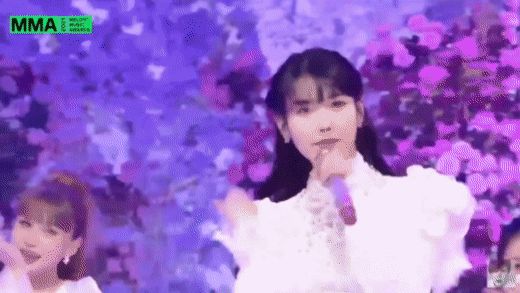 IU khoe visual đẹp bền vững tại MMA 2021, ôm 1 đống cúp về nhà và gây ấn tượng với một sân khấu đặc biệt - Hình 21