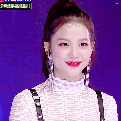 Jisoo (BLACKPINK), Miyeon (G)I-DLE và cựu thành viên IZ*ONE: Visual cực phẩm, còn giống nhau ở 1 điểm bất ngờ? - Hình 10