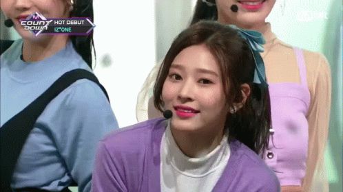 Jisoo (BLACKPINK), Miyeon (G)I-DLE và cựu thành viên IZ*ONE: Visual cực phẩm, còn giống nhau ở 1 điểm bất ngờ? - Hình 2