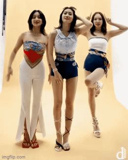 Chẳng phải Tzuyu, TWICE có 1 thánh body đạt level... phát sợ: Nâng tạ đu xà không kém nam giới, nhưng body lại vừa mềm mại vừa bốc lửa - Hình 6