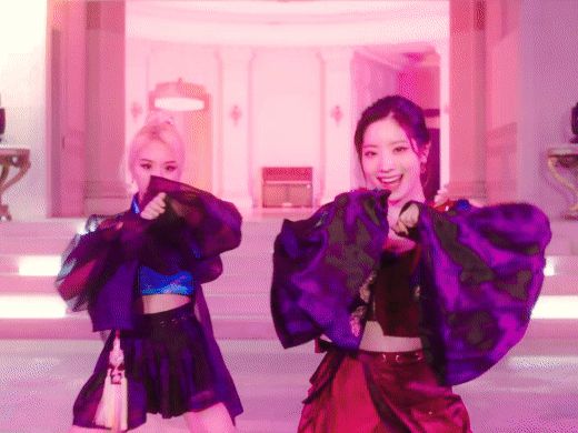 JYP thẳng tay xoá MV của TWICE, bỏ cảnh quay có outfit đạo nhái BLACKPINK và tung MV mới khiến fan đang stream mất hứng! - Hình 2