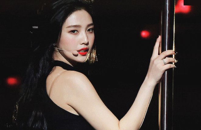 Joy (Red Velvet) bùng nổ sức hút khi chuyển từ style dễ thương sang hệ quyến rũ - Hình 15