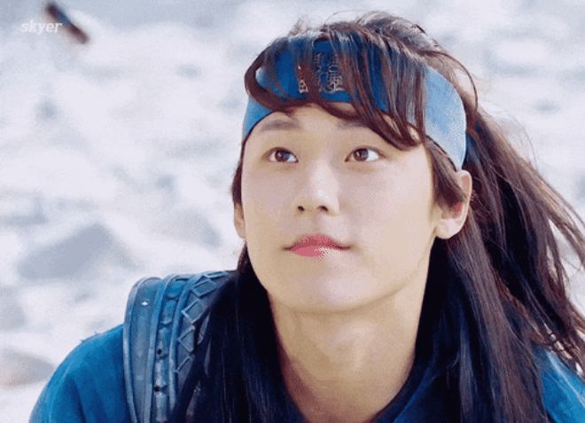 Không tán được IU, Lee Do Hyun theo chân tình địch Yeo Jin Goo sang phim mới làm nghi phạm giết người - Hình 4