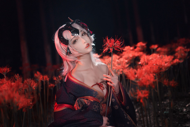 Mãn nhãn ngắm mỹ nhân Fate/Grand Order diện trang phục khoe vòng 1 hờ hững bên hoa bỉ ngạn - Hình 6